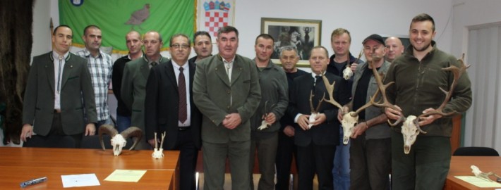 zadar-lszz-ocjenjivaci-trofeja-nakon-zavrsenog-ispita-aaaa-102