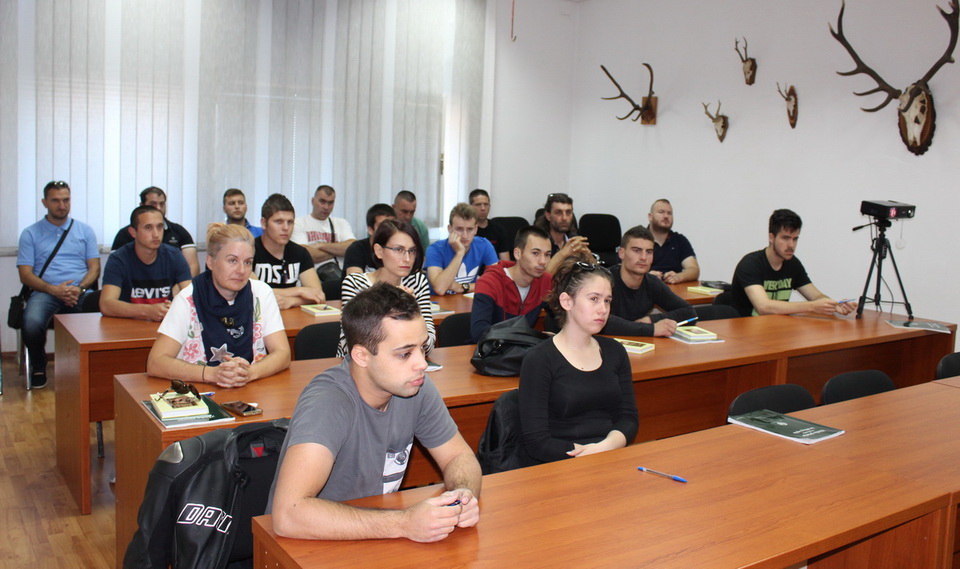 lovacki-savez-zadarske-zupanije-bogatiji-za-16-lovaca-i-5-lovocuvara-f1008f37d5aac795e168b81a2a5920ac_gallery_single_view